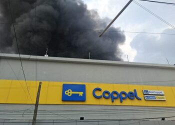 🔥🚒VIDEO/ Incendio en Coppel Las Choapas deja siete heridos y moviliza emergencias