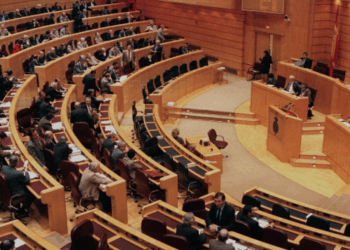 El Senado Aprueba Reforma Contra Extorsión y Explota Polémica con Oposición