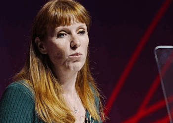 El escándalo fiscal en Reino Unido fuerza la renuncia de la viceprimera ministra Angela Rayner