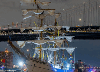 La Visita Inolvidable: El Buque Escuela Cuauhtémoc y el Puente Tampico