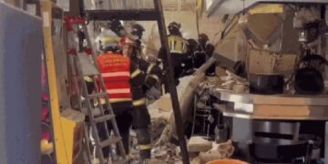 «Explosión en Vallecas deja un muerto y 25 heridos en un bar de Madrid»