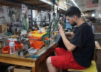 «Impacto de los aranceles en EE.UU. afecta a empresarios y manufactura local»