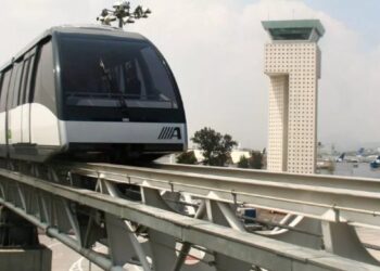 «Suspenden servicio del aerotrén en AICM: usuarios enfrentan retrasos y medidas provisionales»