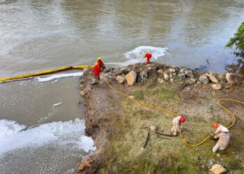 Derrame de Petróleo en el Río Cazones Pone en Alerta a la Región 2