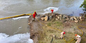 Derrame de Petróleo en el Río Cazones Pone en Alerta a la Región 2