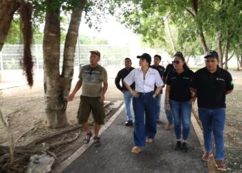 gobierno de calle Playa del Carmen,, Estefanía Mercado gobierno de calle,, soluciones rápidas Solidaridad,, gobierno de calle Estefanía Mercado,, gobierno en territorio Q. Roo,, acción inmediata Playa del Carmen,, resolución de problemas Mercado,, gobierno resolutivo Solidaridad,, presidenta municipal en la calle,, gobierno sin intermediarios,, quejas ciudadanas resueltas,, soluciones rápidas colonias,, gobierno de calle Quintana Roo,, seguridad rondines gobierno de calle,, luminarias apagadas gobierno de calle,, deterioro de parques gobierno de calle,, testimonio gobierno de calle,, trabajo en territorio gobierno,, alcaldesa Estefanía Mercado recorridos,, gobierno de calle Solidaridad noticias,, transformación gobierno calle,, oficina en la calle alcaldesa,, seguimiento peticiones gobierno de calle,, problemas cotidianos soluciones gobierno de calle,, servicios públicos soluciones gobierno,, gestión municipal cercana gobierno de calle,, eficiencia administrativa gobierno,, Solidaridad gobierno cercano,, Estefanía Mercado en acción gobierno de calle,, alcaldesa escuchando quejas gobierno de calle,, gobierno de calle sin burocracia,, soluciones en el momento gobierno de calle,, recorridos colonias Playa gobierno de calle,, gobierno de la gente Estefanía Mercado,, política de calle gobierno,, atención ciudadana inmediata gobierno de calle,, presidente municipal en colonias gobierno de calle,, gobierno de calle Playa hoy,, gobierno resolutivo acción inmediata,, administración municipal cercana gobierno de calle,, Solución de problemas vecinales gobierno de calle,, gobierno de calle estrategia Mercado,, alcaldesa Estefanía Mercado transparencia gobierno de calle,, gobierno y ciudadanía unidos gobierno de calle,, inversión en colonias gobierno de calle,, servicios públicos eficientes gobierno de calle,, gobierno de calle reporte ciudadano,, presidente municipal Playa gobierno de calle,, gobierno de calle 25 septiembre 2025,, gobierno con resultados rápidos gobierno de calle,, gobierno de calle Solidaridad avanza,, gobierno de calle problemas resueltos,, gobierno de calle sin tanto choro,, gobierno de calle mejor oficina,, gobierno de calle junto a la gente,, gobierno de calle seguimiento petición,, gobierno de calle transformación Solidaridad,, gobierno de calle alcaldesa caminando,, gobierno de calle Solución a problemas comunes,, gobierno de calle Solidaridad desarrollo,, gobierno de calle atención directa,, gobierno de calle respuesta ciudadana,, gobierno de calle Playa del Carmen cambios,, gobierno de calle acciones rápidas,, gobierno de calle Estefanía Mercado revoluciona,, gobierno de calle recorridos de seguridad,, El Gobierno de Calle de Estefanía Mercado Resuelve Problemas Sin Demora