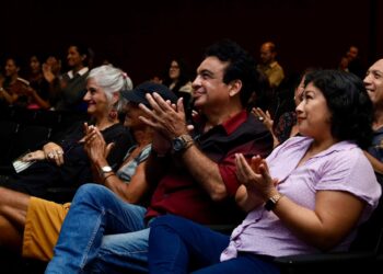 El mágico encuentro de la poesía y el café en Playa del Carmen