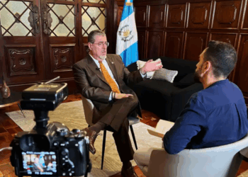 La lucha por la democracia de Bernardo Arévalo en Guatemala