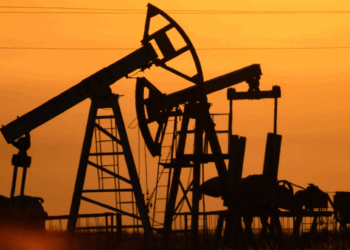 EE.UU. vincula un acuerdo comercial con la postura de India frente al crudo ruso