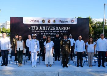 Mara Lezama encabeza homenaje a los Niños Héroes en Cancún