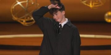 Más Allá del Galardón El Mensaje de Owen Cooper al Ganar el Emmy por Adolescence