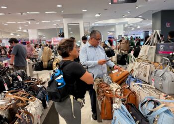 Mejora la confianza del consumidor en la economía mexicana en agosto