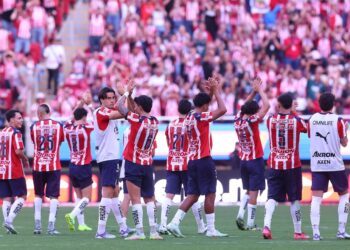 Monterrey sigue en la cima de la Liga MX y Chivas no levanta