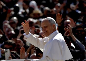 «Papa León XIV celebra su 70 cumpleaños con miles de fieles en el Vaticano»