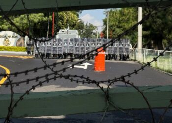 VIDEO «Protesta de Padres de los 43: Exigen 800 expedientes al Ejército para esclarecer desaparición»