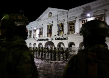 Primeros Bloqueos Viales en Ecuador por Paro Nacional Tras Eliminación de Subsidios al Diésel