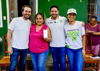 Renán Sánchez Tajonar fortalece cercanía con familias de Villas del Sol