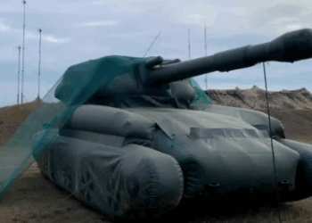La «guerra de utilería» de Ucrania: tanques inflables y artillería falsa