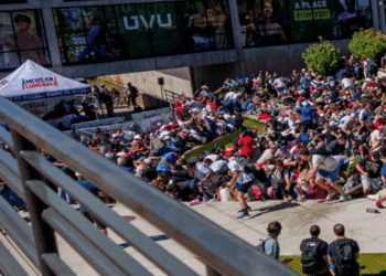 El trágico asesinato de Charlie Kirk: La violencia política en Estados Unidos alcanza un nuevo y sangriento nivel