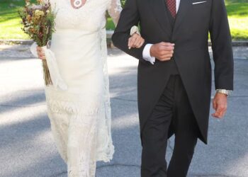 “Vestido de novia con encajes: el diseño histórico que deslumbró en la boda Martínez‑Bordiú”