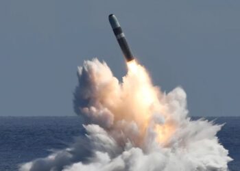 Marina de EE.UU. prueba misiles balísticos cerca de Florida en medio de tensiones con Venezuela