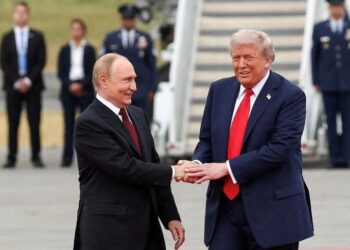 Trump exige a la OTAN dejar de comprar petróleo ruso antes de endurecer sanciones a Putin