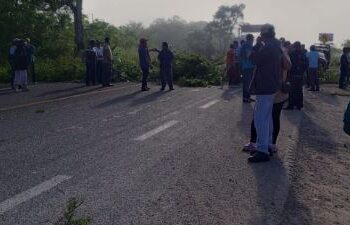Bloqueo carretero en la zona Nicolás Bravo: Habitantes de 14 comunidades protestan contra la CFE
