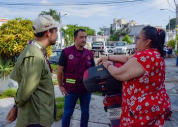 GOBIERNO DE BJ ATIENDE DENUNCIAS CIUDADANAS Y RETIRA VEHÍCULOS ABANDONADOS EN LA SM 26