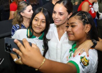 Presentan programa de realidad virtual “Vive Libre” para prevenir adicciones