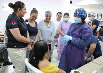 «DIF Benito Juárez lleva a cabo entrega de prótesis oculares en Cancún»