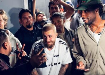 Justin Bieber sorprende al ritmo de la banda sinaloense