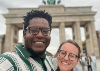 Amor en las alturas cómo un vuelo trágico unió a Anesu y Hannah