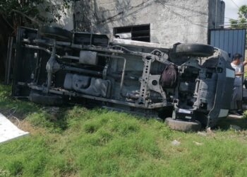 Aparatosa Volcadura en el Blvd. Colosio genera caos vial
