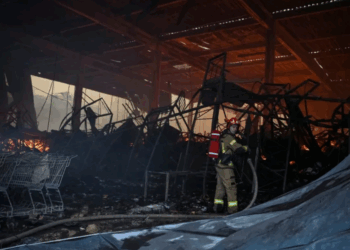 Ataque Ruso: Colosal Bombardeo Nocturno Deja Víctimas y Caos en Ucrania