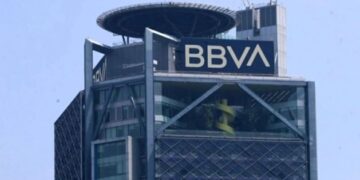 💰 Santander y BBVA reportan ganancias millonarias en México: 110 mil 190 millones de pesos en 2025
