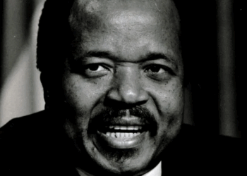 Paul Biya: La Larga Sombra de la Presidencia y el Laberinto Político de Camerún