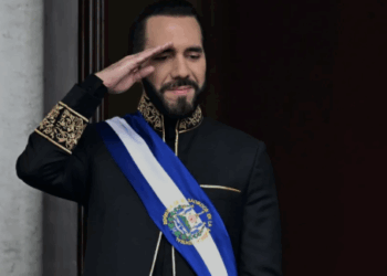 El Presidente Nayib Bukele se Jacta de que su Apellido ya es un Verbo Político