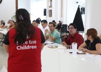 Capacitan a 200 funcionarios en Playa del Carmen sobre la Salvaguarda de la Niñez