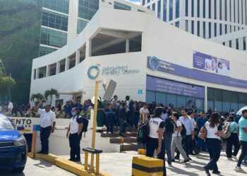 Bomberos de Cancún controlan conato de incendio en subestación eléctrica del “Cancún Center”