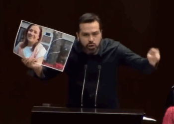 Máynez se molesta de que exhiban a Movimiento Ciudadano y su posible alianza con el PAN