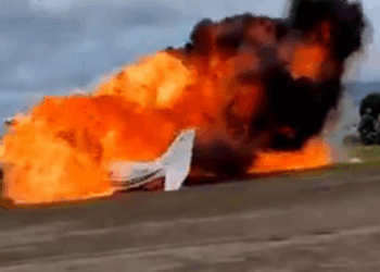 VIDEO»Avión se estrella en Venezuela y deja dos muertos»