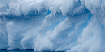 «Descubren misteriosa capa bajo la Antártida que desafía estudios climáticos»