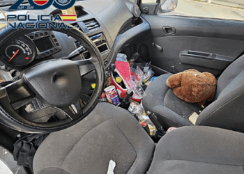 VIDEO «Policía rescata a madre y sus hijos tras 13 días secuestrados en un coche»