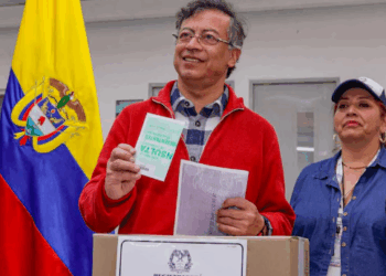 «Petro responde a críticas por la consulta del Pacto Histórico»