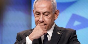 “Netanyahu convoca reunión de emergencia tras confusión por restos de rehén entregado por Hamás”