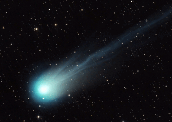 "Detectan misteriosas señales de radio en un cometa que orbita cada 70 años"