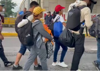 Caravana con cerca de mil migrantes parte de Tapachula hacia la Ciudad de México