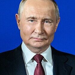 Celebración de Cumpleaños con Militares Putin Resalta Avances en la Ofensiva