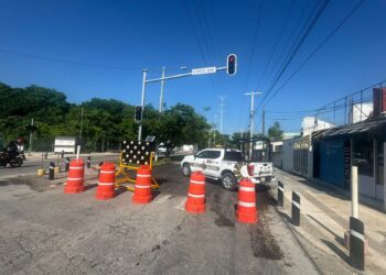 Cierre Vial por Obras en Avenida Kabah, Tránsito de Cancún Realiza Desvíos