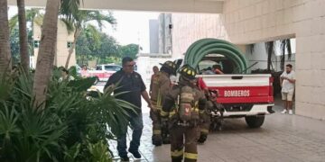 Controlan Incendio en Cuarto de Máquinas de Departamento en Cancún